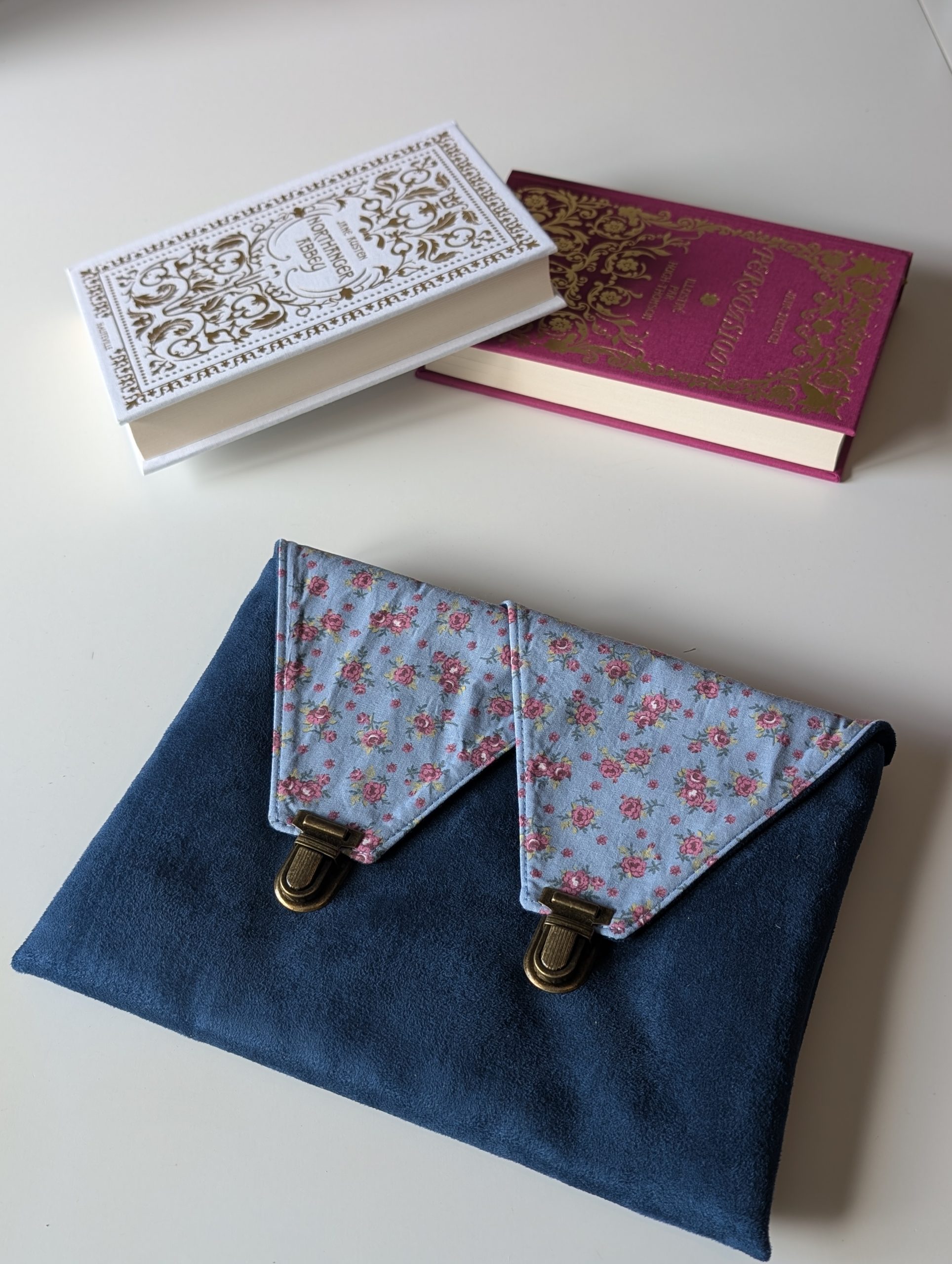 Sac-Pochette "L'Élégante" - Bleu Marine & Fleurs Roses – Image 3