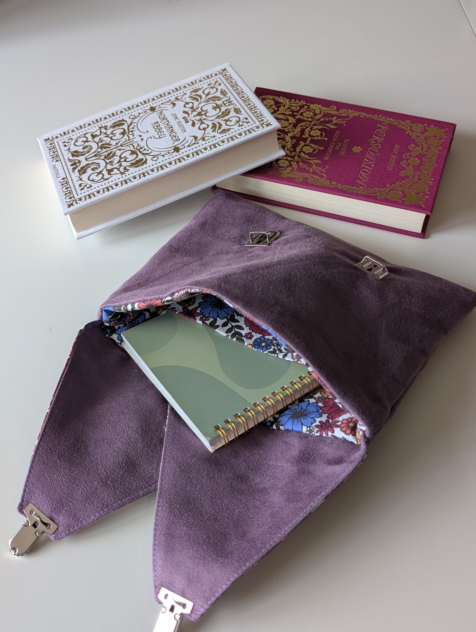 Sac-Pochette 2-en-1 — Suédine Violette & Jardin Fleuri – Image 2