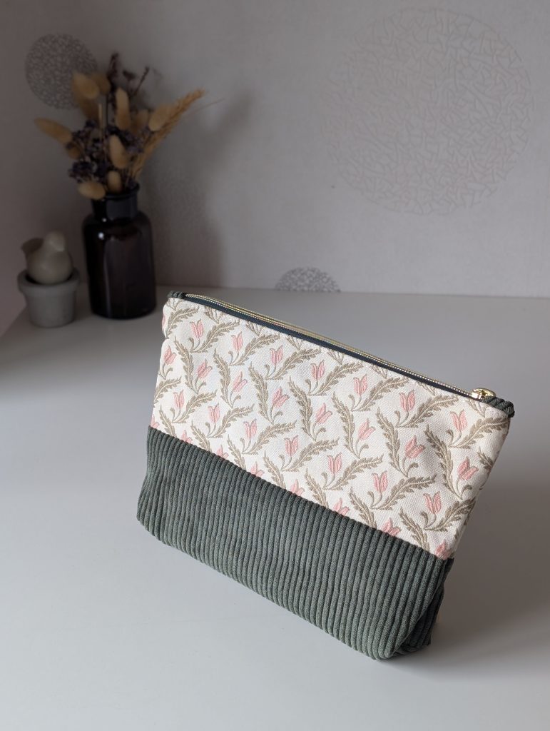 Pochette Zippée - Velours Vert Sauge & Tulipes Poudrées