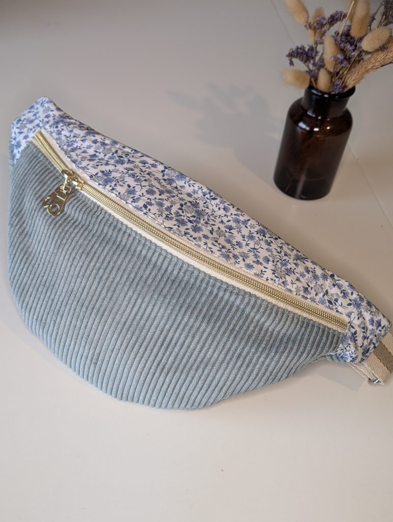 Le Sac Banane Brise Marine : Chic, Douceur et Praticité