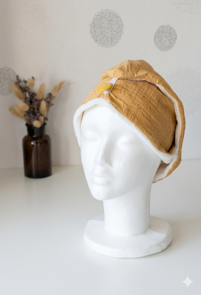 Serviette Turban Cheveux Ocre à Pois Dorés – Gaze de Coton & Bambou