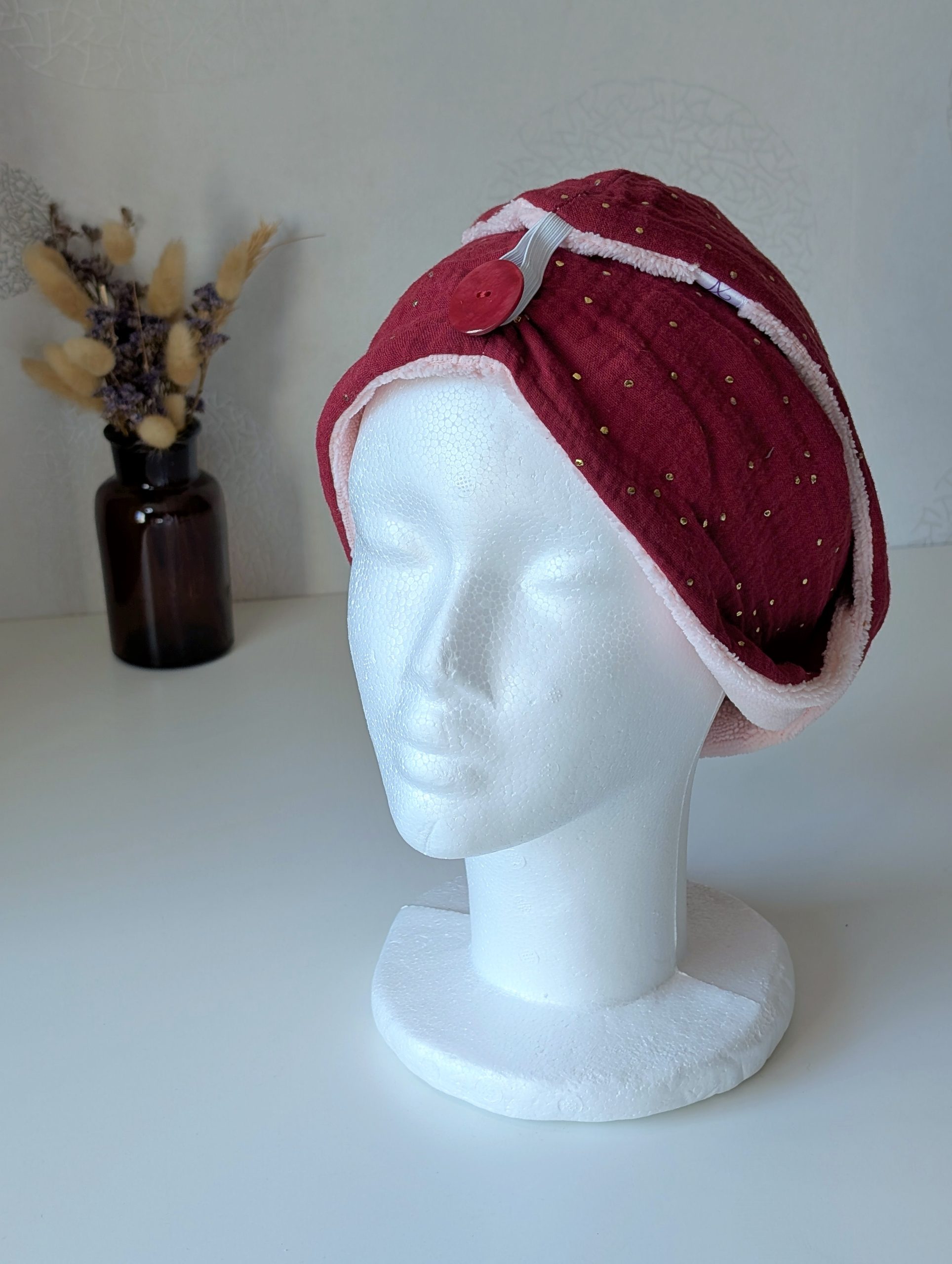 Serviette Turban Cheveux Bordeaux & Pois Dorés – Gaze de Coton & Bambou