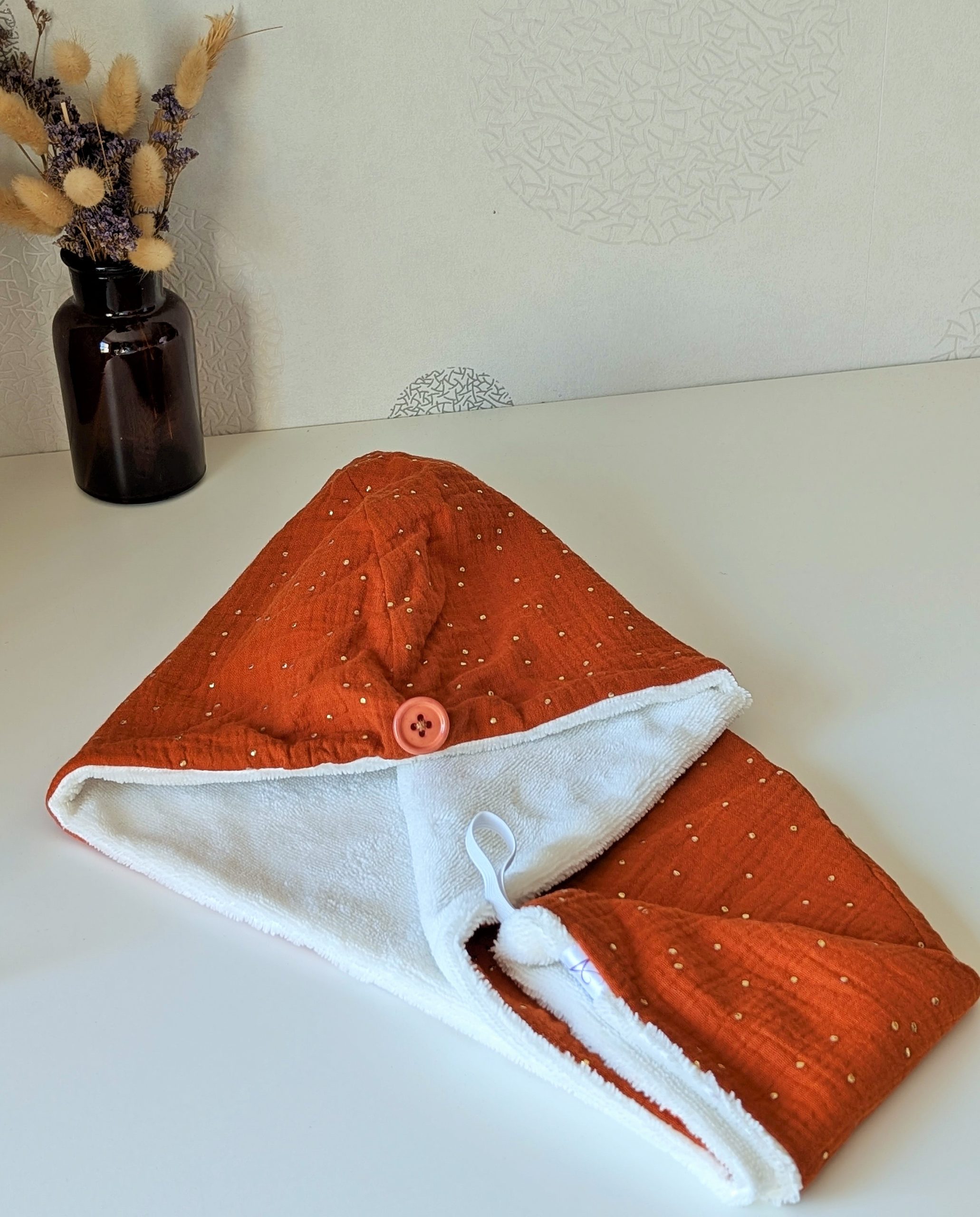 Serviette Turban Cheveux Rouille & Pois Dorés – Gaze de Coton & Bambou – Image 2